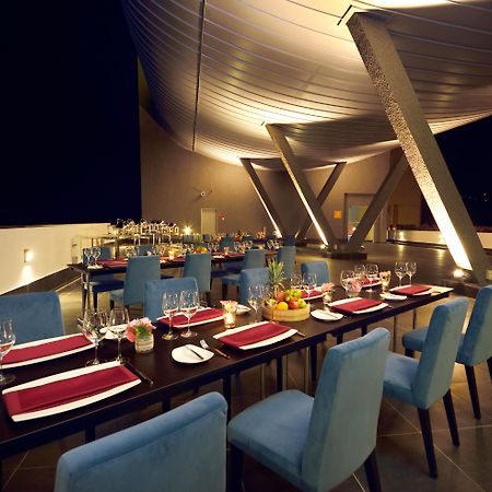 Lexis Suites Penang Байан-Лепас Экстерьер фото The Deck