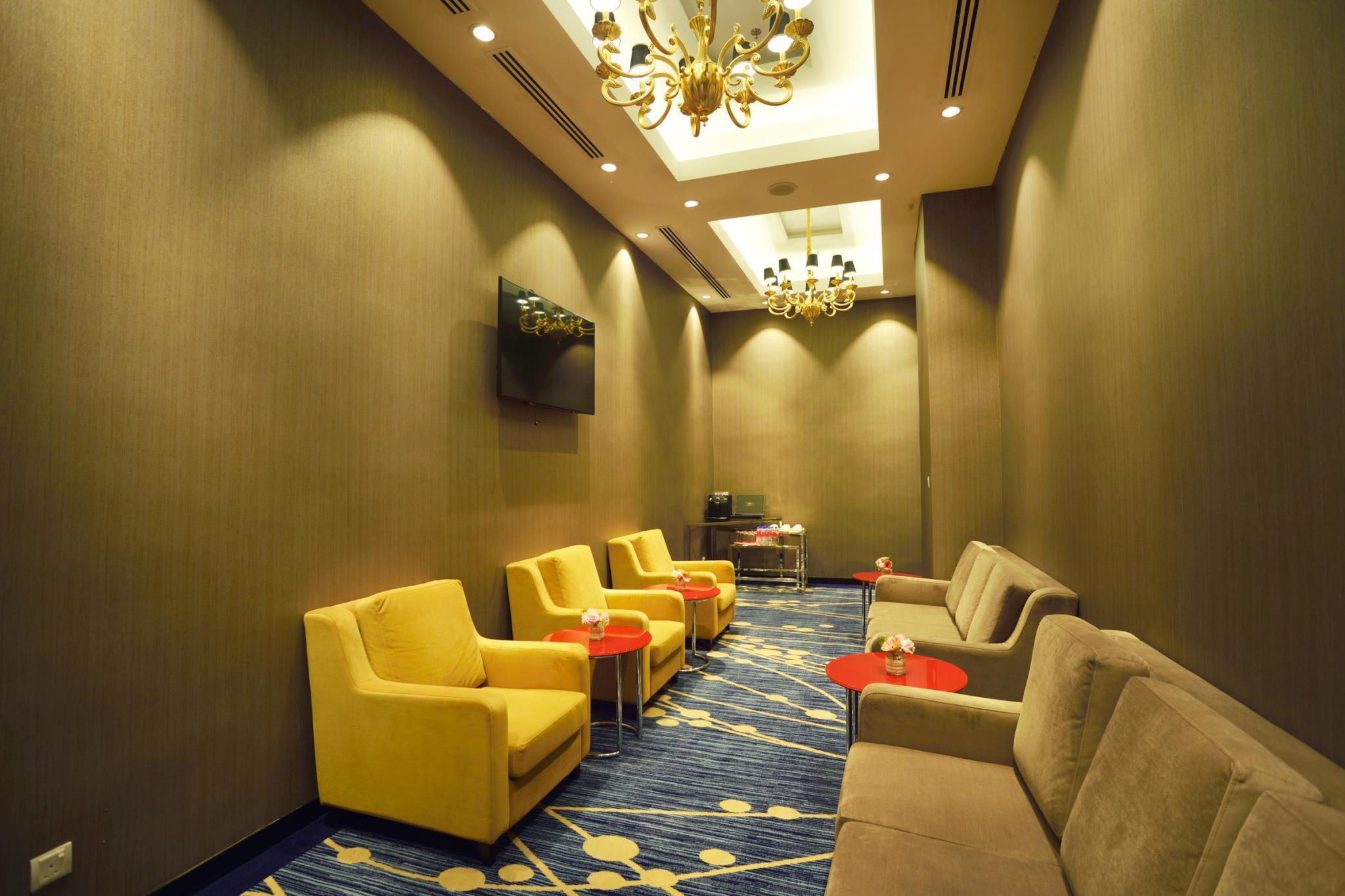 Lexis Suites Penang Байан-Лепас Экстерьер фото The lounge at the airport