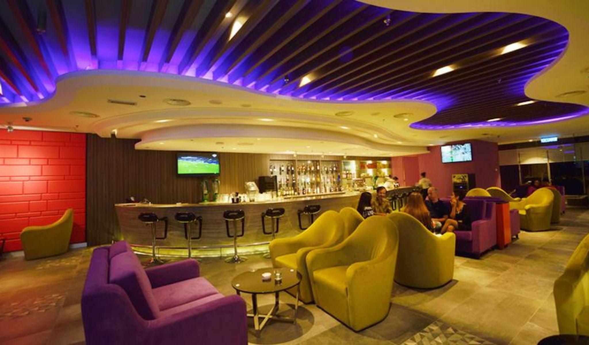 Lexis Suites Penang Байан-Лепас Экстерьер фото The lounge at the airport