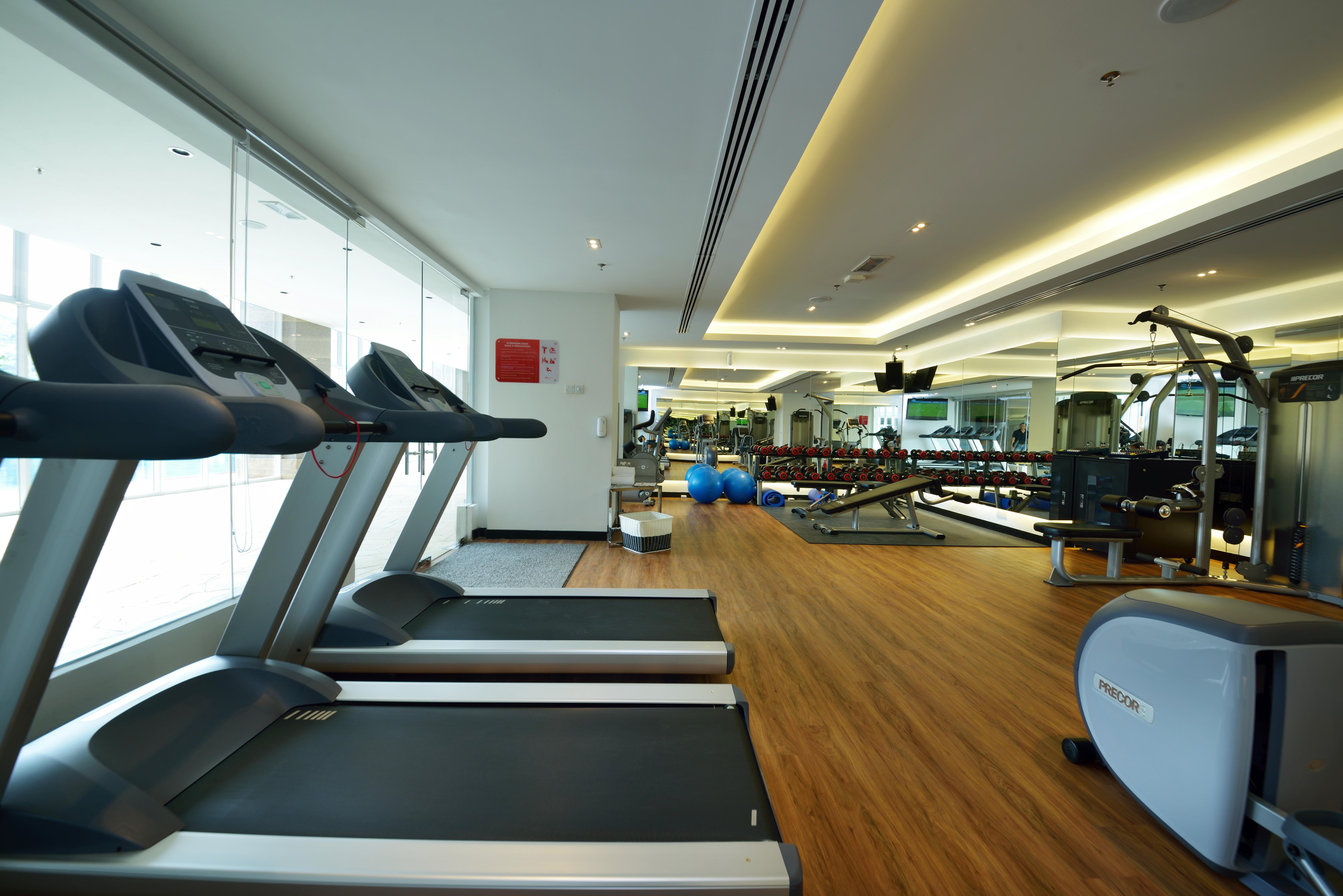 Lexis Suites Penang Байан-Лепас Экстерьер фото A gym in a hotel